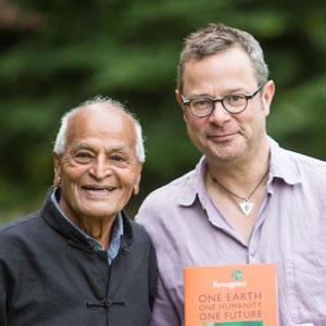 Hugh Fearnley-Whittingstall with Satish Kumar